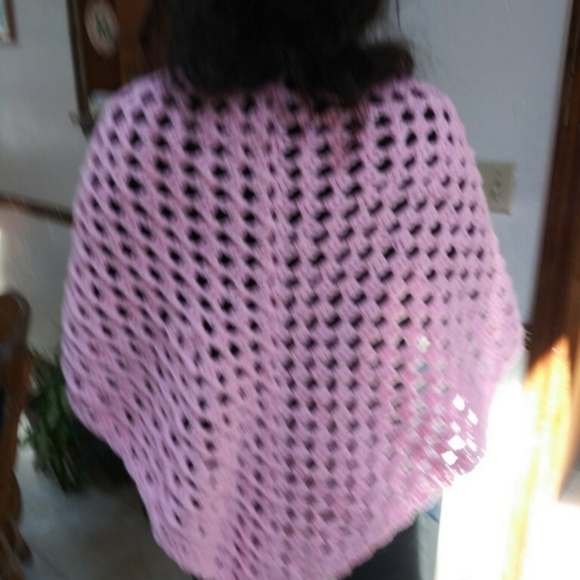 Hand crocheted shawl - Picture 3 of 4